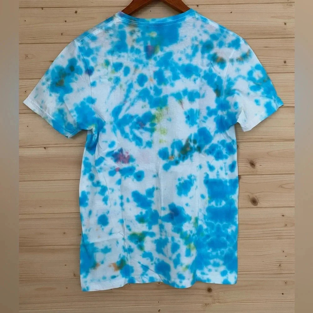 GILDAN Soft Style | Tie-Dye T-Shirt | Color: Blue & White | Size: Small - Picture 3 of 7